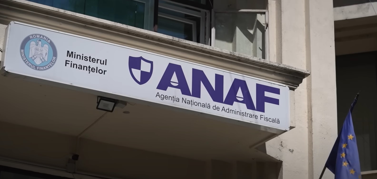 Firma cu sediul într-o toaletă din București, reclamată de ANAF la Parchetul General