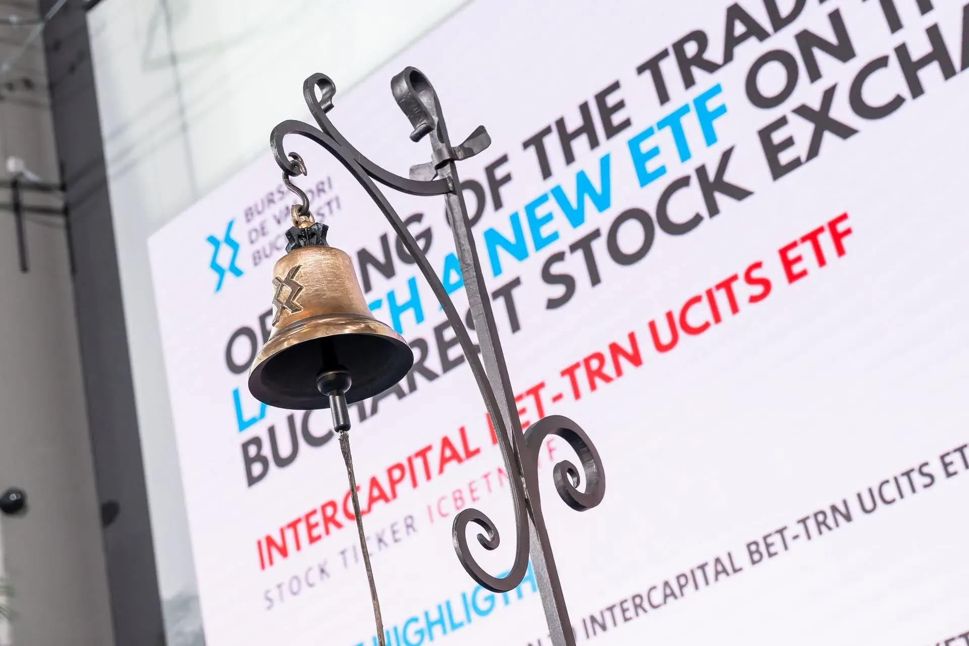 Investitorii la bursă în companiile din indicele BET au încasat dividende de 4,5 miliarde de lei în 2025 | Analiză