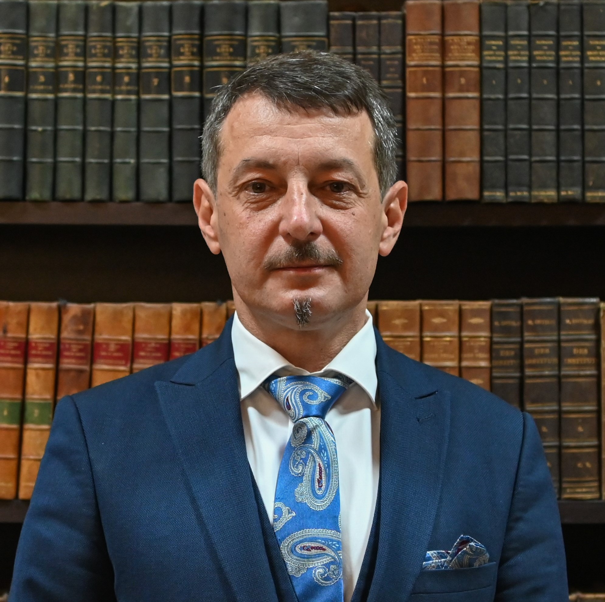 Avocatul Mihai Dragoș Nicu ironizează colegii din grupul de WhatsApp. Sindromul Stockholm în justiție?