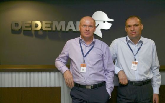 Frații Pavăl, proprietarii Dedeman, cumpără cu 823 milioane de euro Carrefour România