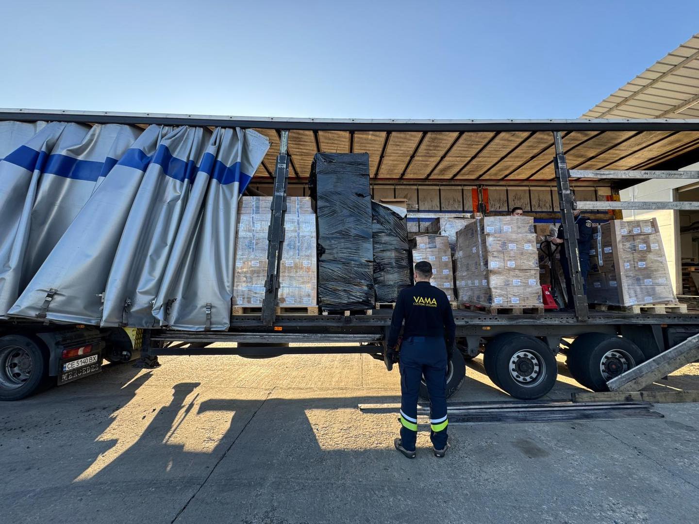 Șeful Vămilor, Mihai Savin, a decis totuși înlocuirea Irinei Tănase de la cabinetul președintelui AVR. Paul Urucu, fost specialist la DIICOT, printre favoriți