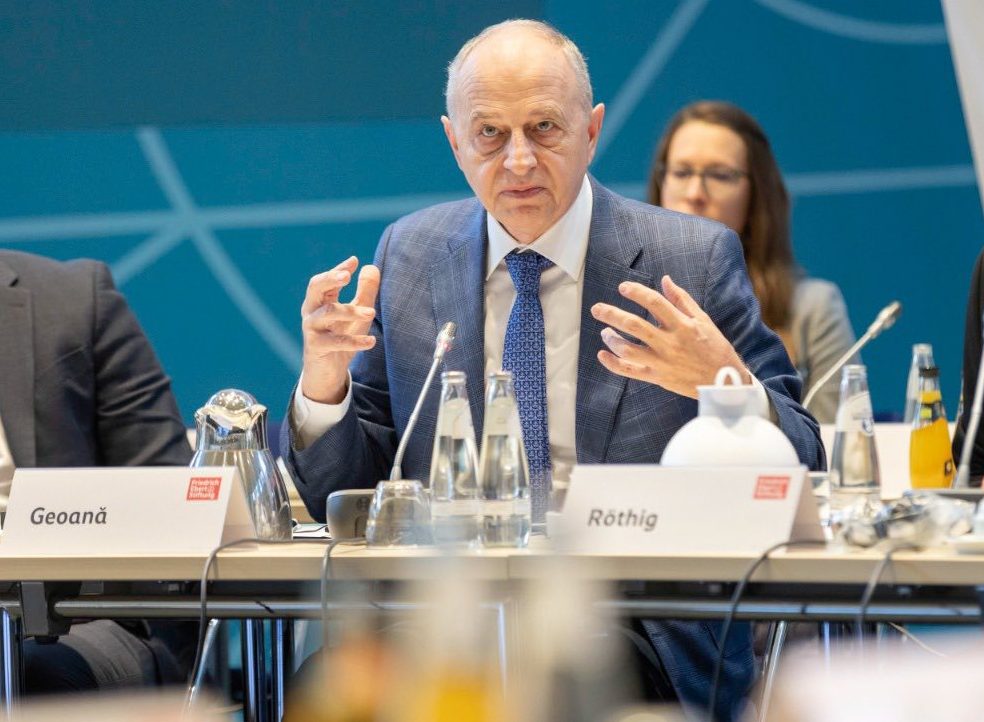 Mircea Geoană dă în judecată România TV și pe Victor Ciutacu: cere 250.000 de lei daune