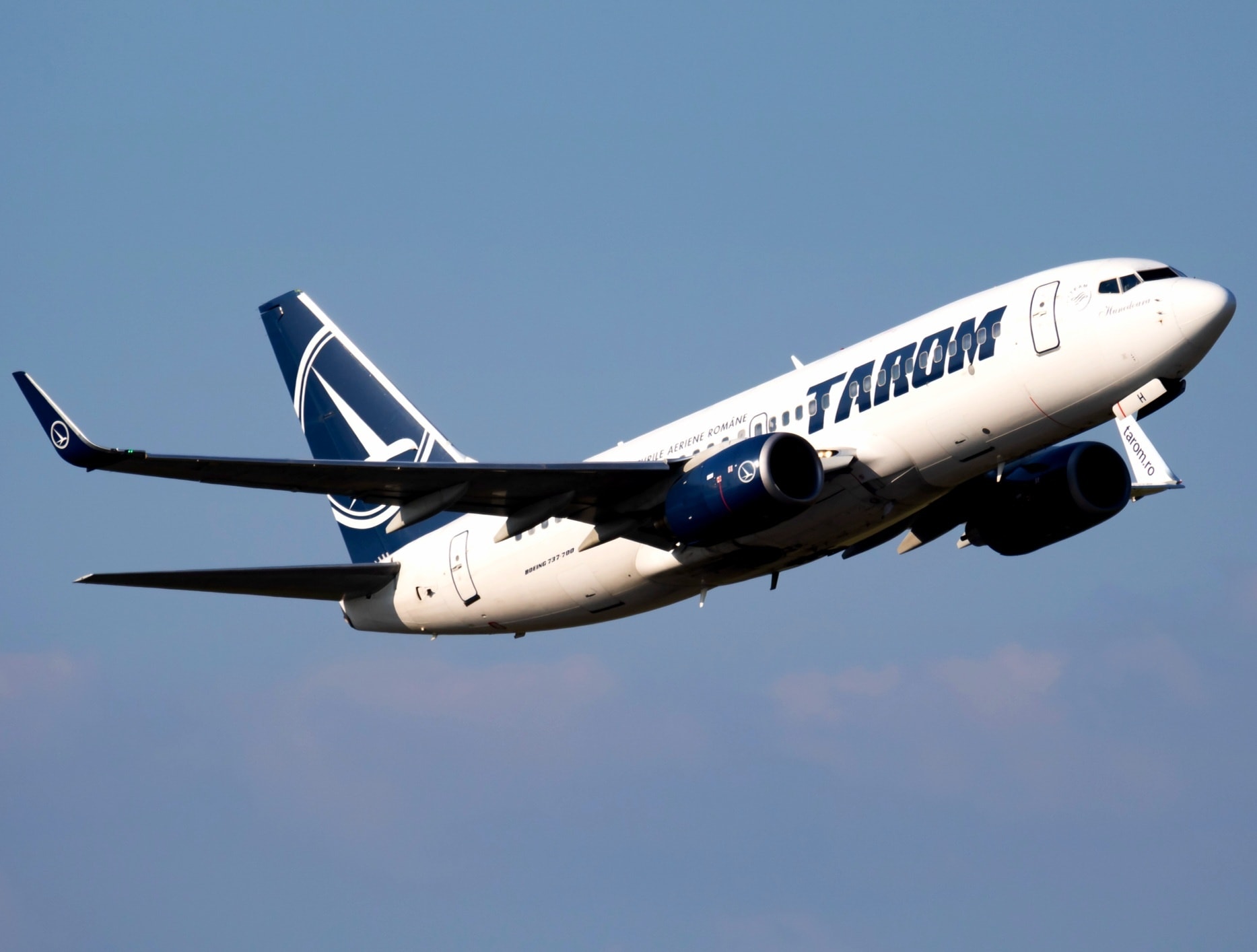 Avion al companiei TAROM