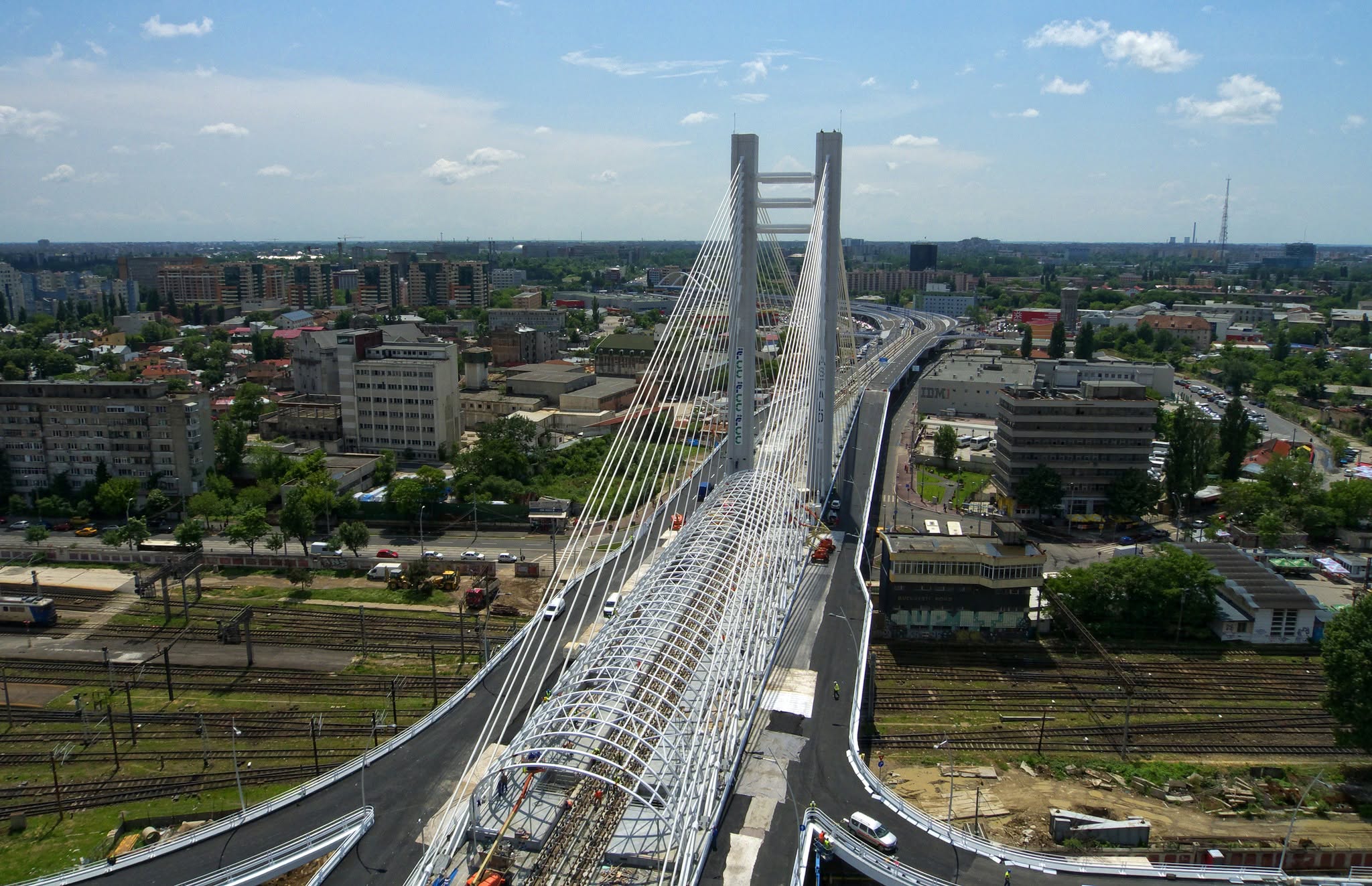 Cum a ajuns cea mai mare investiție rutieră a Capitalei să funcționeze fără mentenanță timp de 15 ani