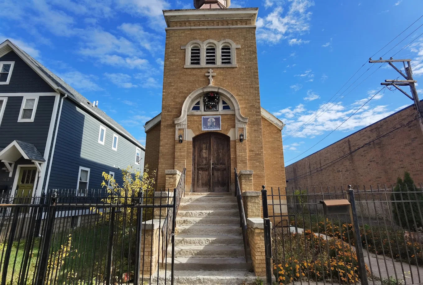 Biserica Ortodoxă Română „Sfântul Andrei” din Chicago sursa foto: Gia Dragoi