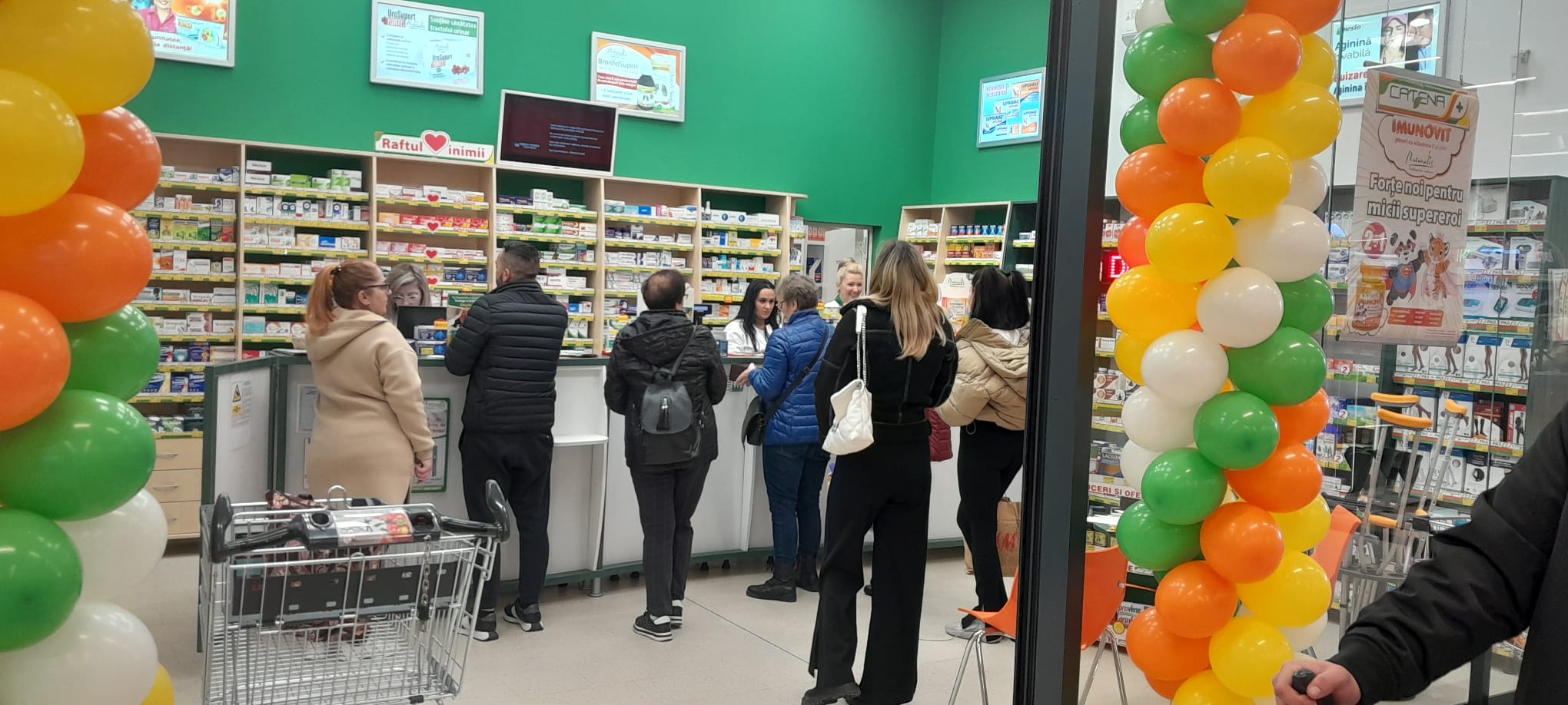 Farmaciile au ajuns la afaceri de 46,2 miliarde de lei, mizând pe locații tot mai multe și mai mari. Topul 20 al lanțurilor de farmacii